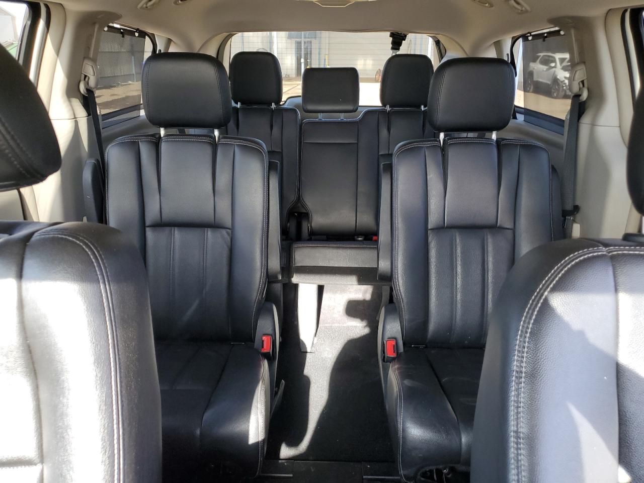 2C4RC1BGXDR564586 2013 Chrysler Town & Country Touring