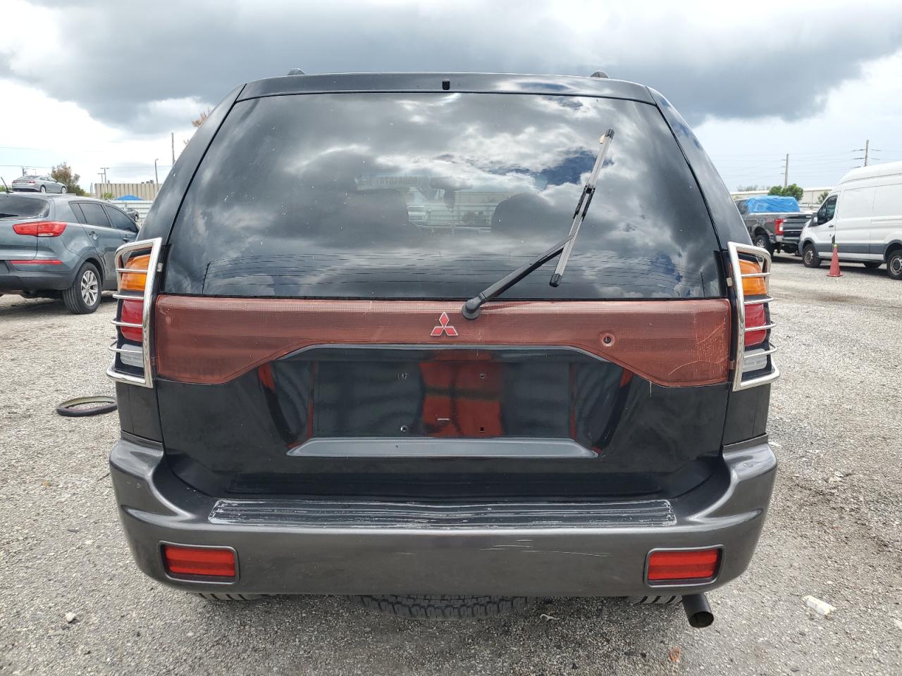 JA4LS31H71P012436 2001 Mitsubishi Montero Sport Xls