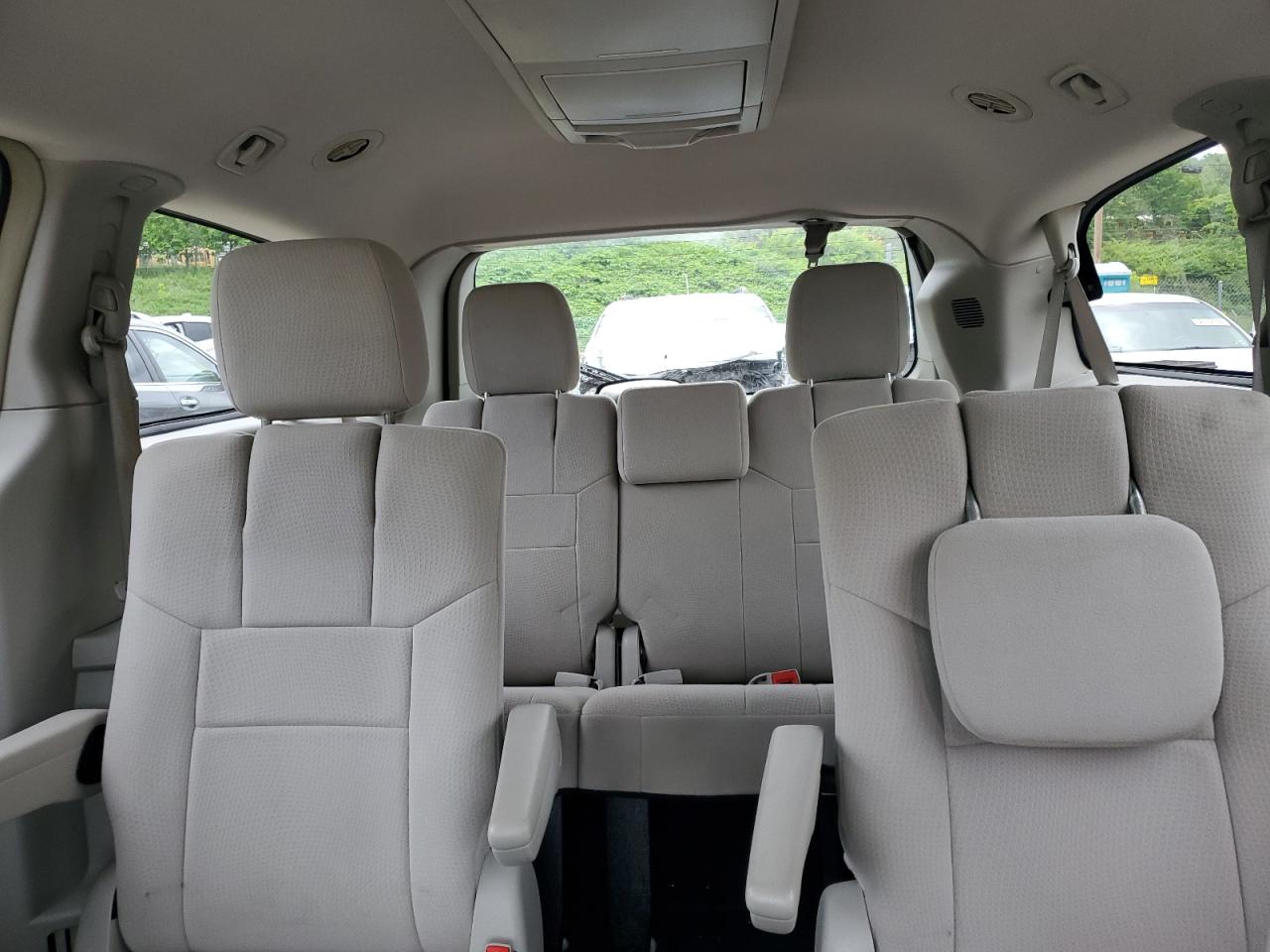 2A4RR5DG8BR702071 2011 Chrysler Town & Country Touring