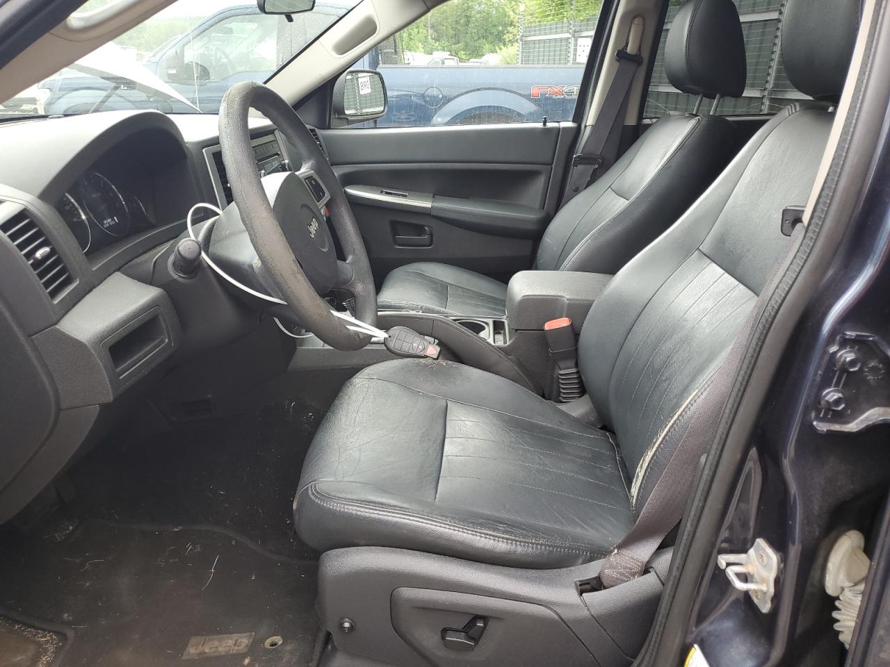 1J8HR48N38C220767 2008 Jeep Grand Cherokee Laredo