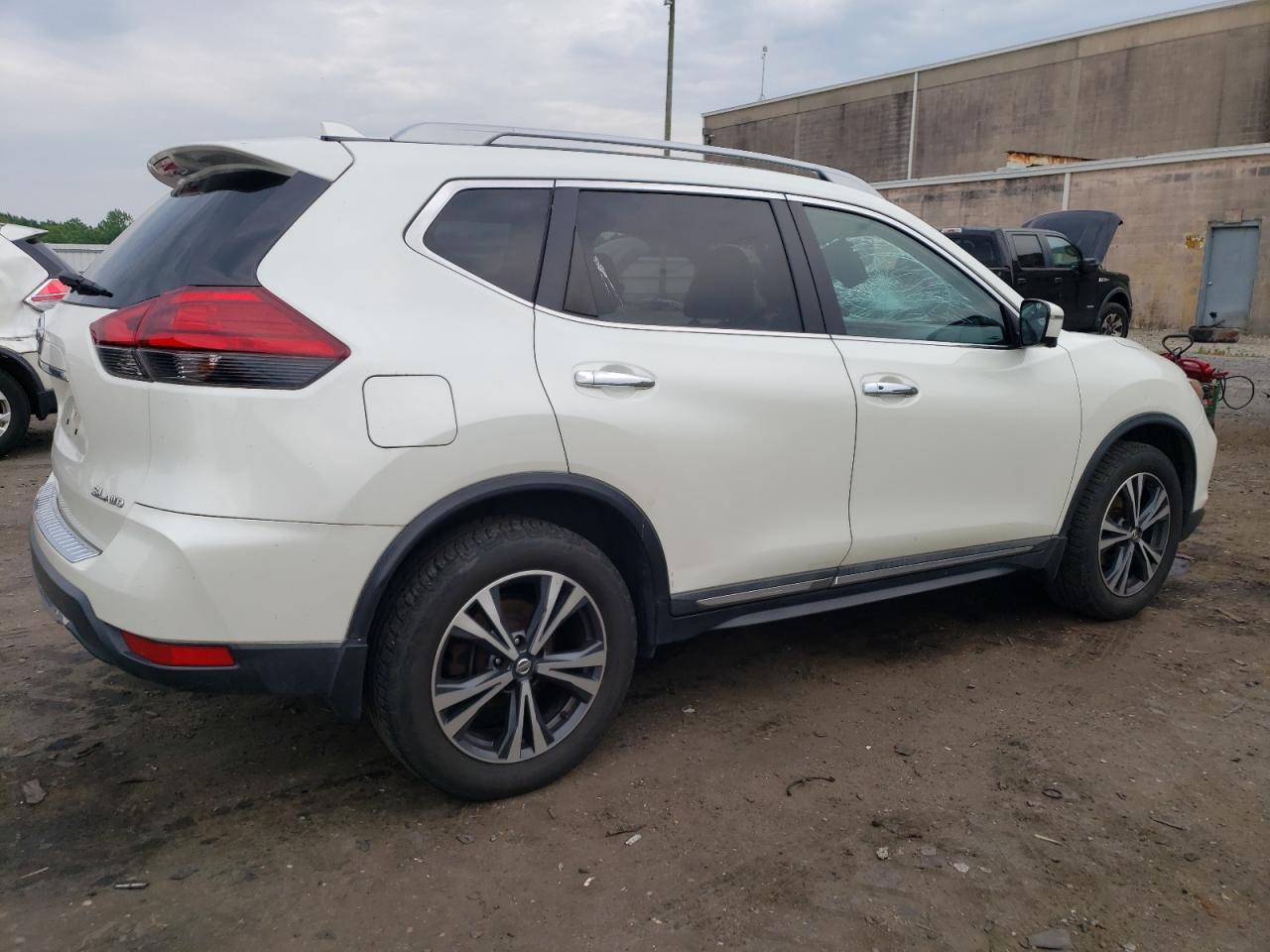 5N1AT2MV6HC881709 2017 Nissan Rogue Sv