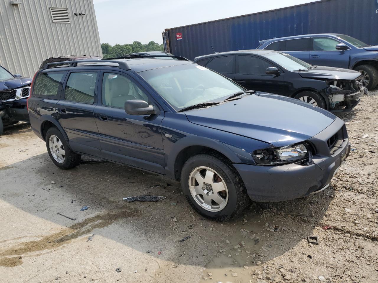 YV1SZ58DX21065125 2002 Volvo V70 Xc