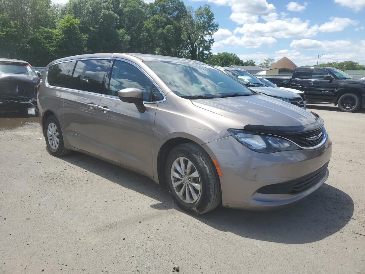 2017 Chrysler Pacifica Touring vin: 2C4RC1DG6HR588242