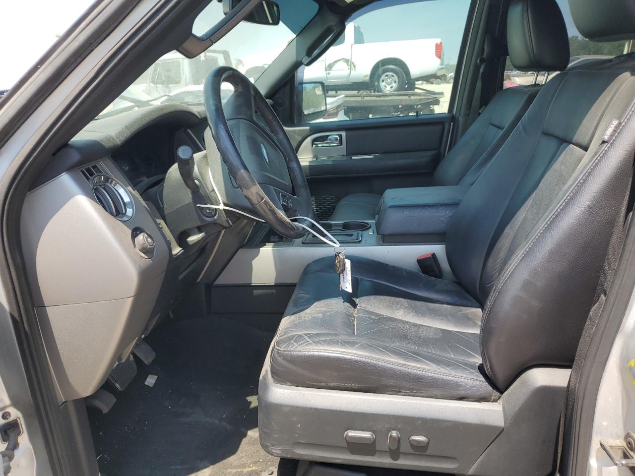 1FMJU1HT2GEF44361 2016 Ford Expedition Xlt