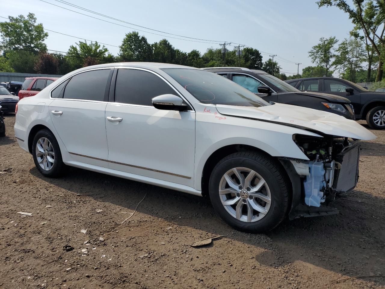 1VWAT7A39HC002379 2017 Volkswagen Passat S