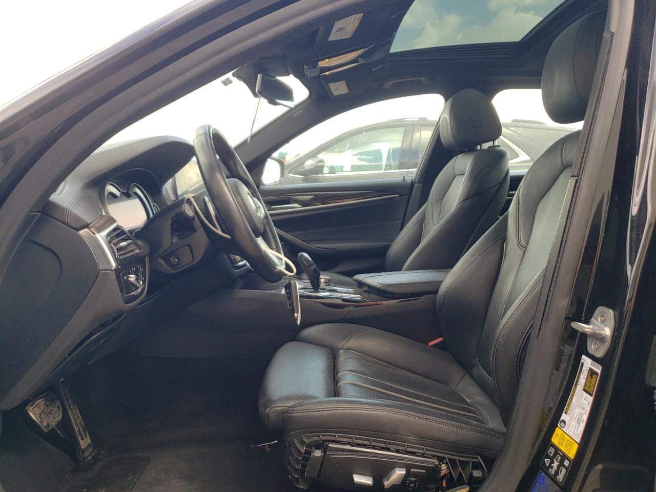 WBAJE7C53JWD49965 2018 BMW 540 Xi