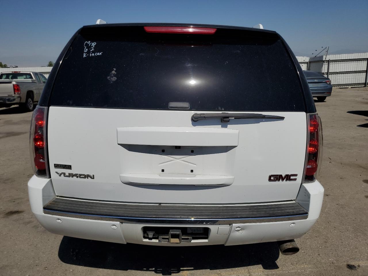 1GKS1EEF4CR167546 2012 GMC Yukon Denali