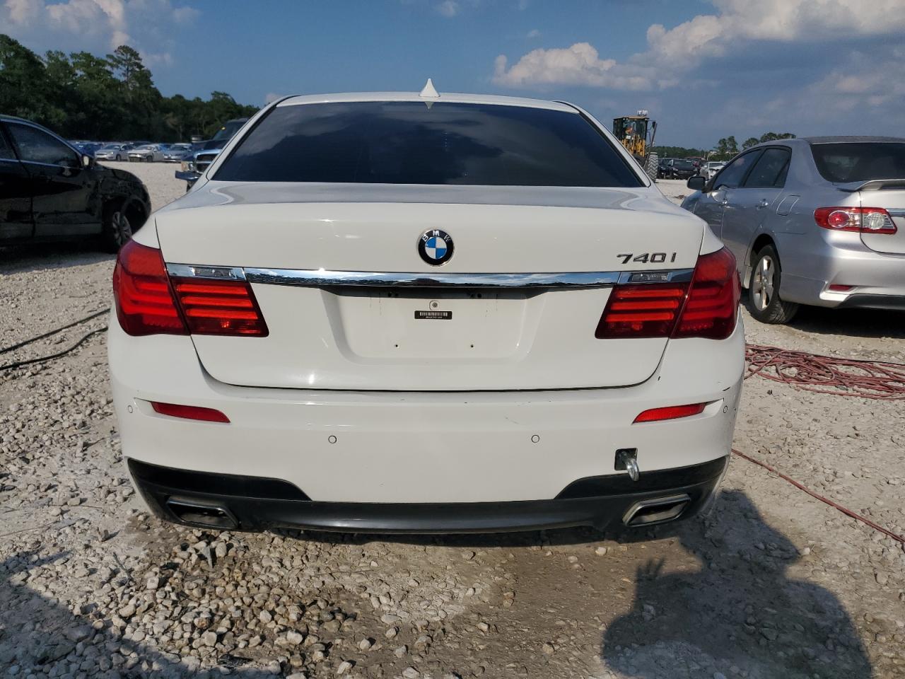 2014 BMW 740 I vin: WBAYA6C59ED144038