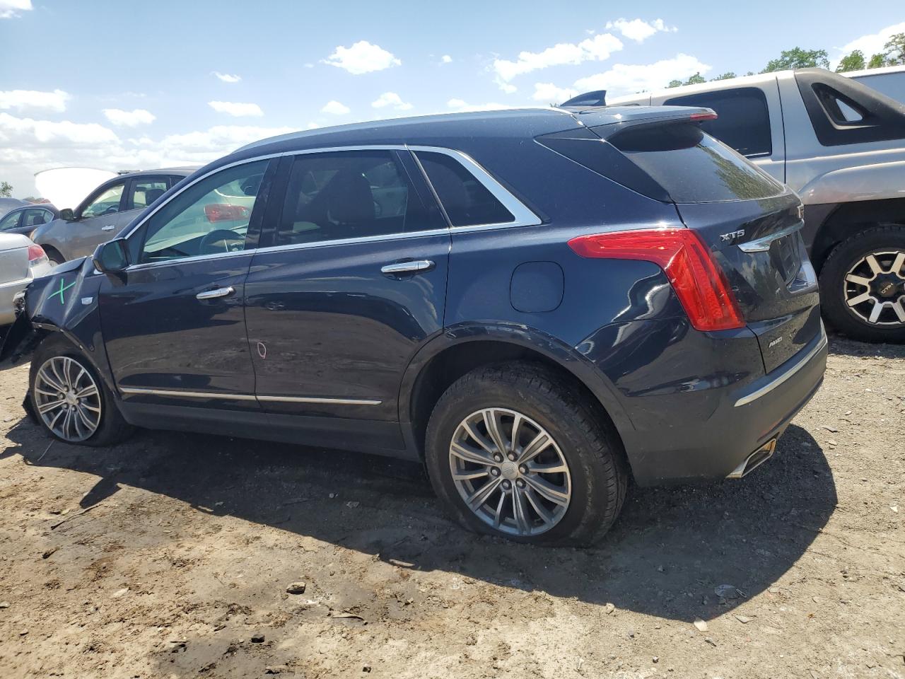 1GYKNDRS3HZ127641 2017 Cadillac Xt5 Luxury