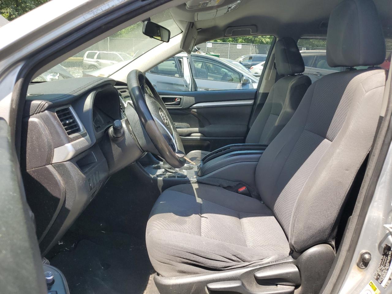 5TDBKRFH8GS261078 2016 Toyota Highlander Le