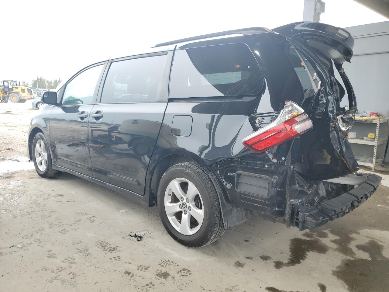 2020 Toyota Sienna Le vin: 5TDKZ3DC8LS070089