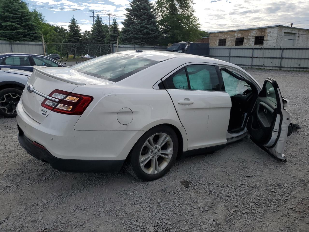 1FAHP2H8XHG124984 2017 Ford Taurus Sel