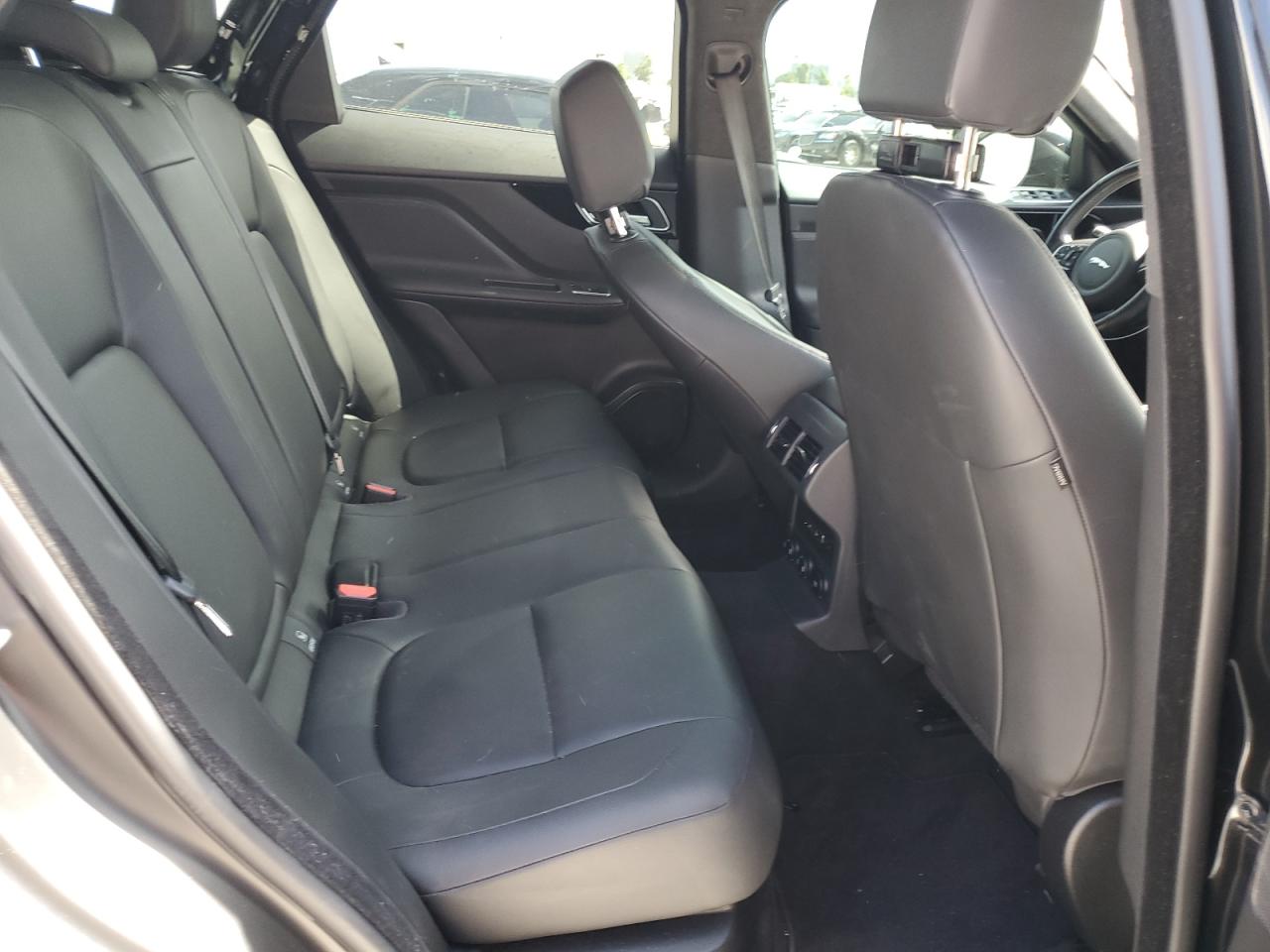 SADCJ2FX1LA628744 2020 Jaguar F-Pace Premium