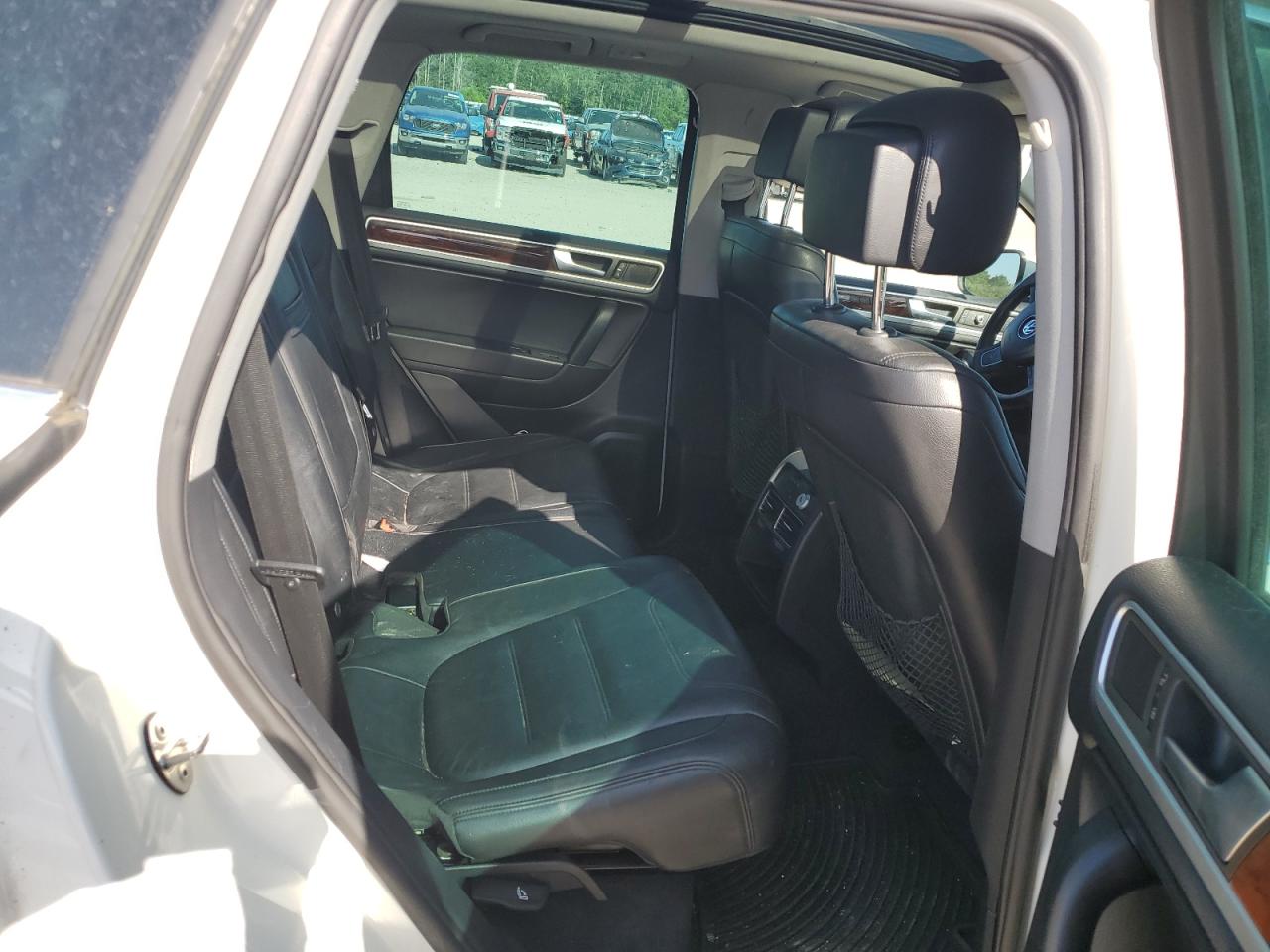 WVGFK9BPXBD006138 2011 Volkswagen Touareg V6 Tdi