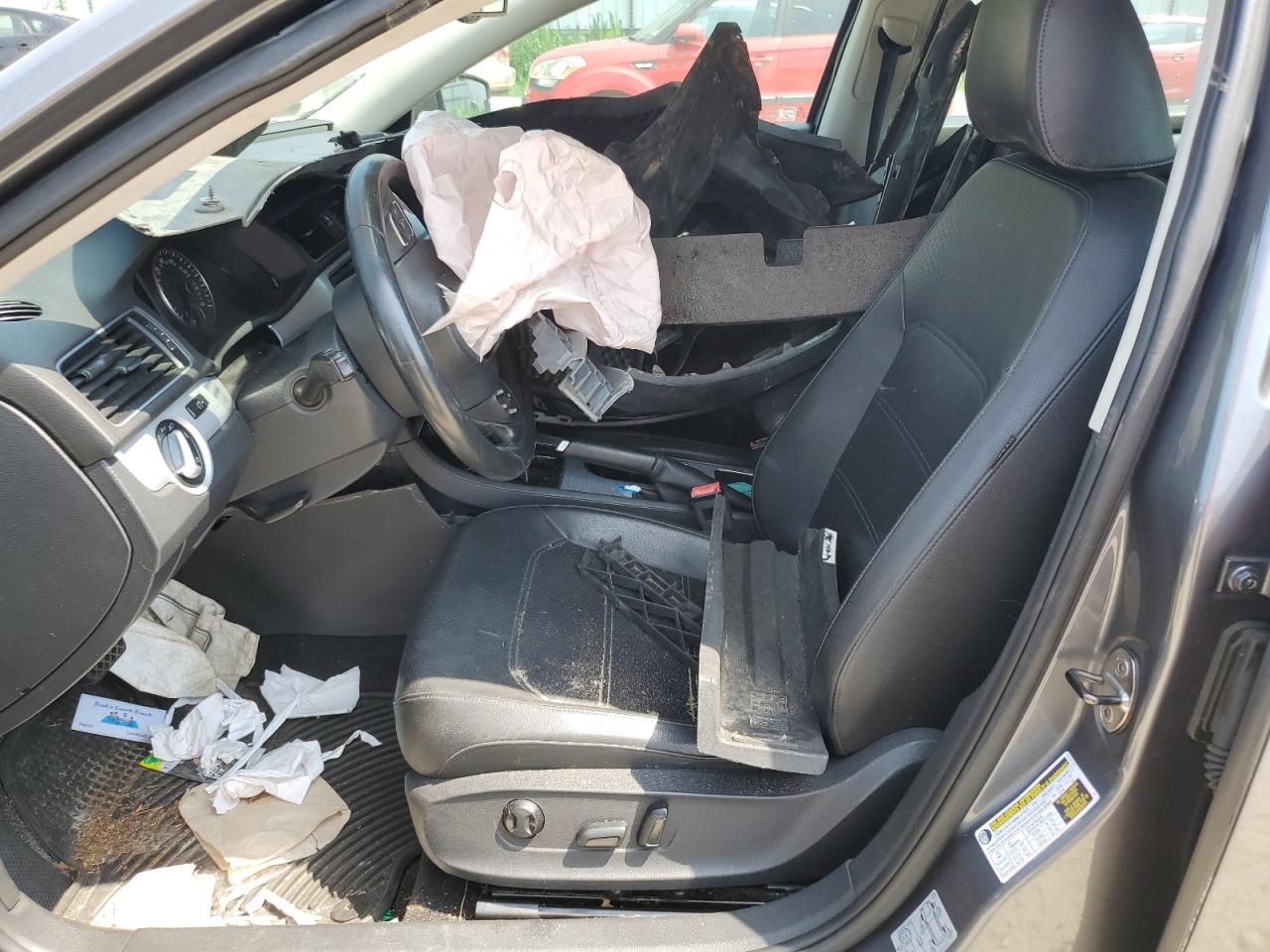 1VWBP7A35DC009283 2013 Volkswagen Passat Se