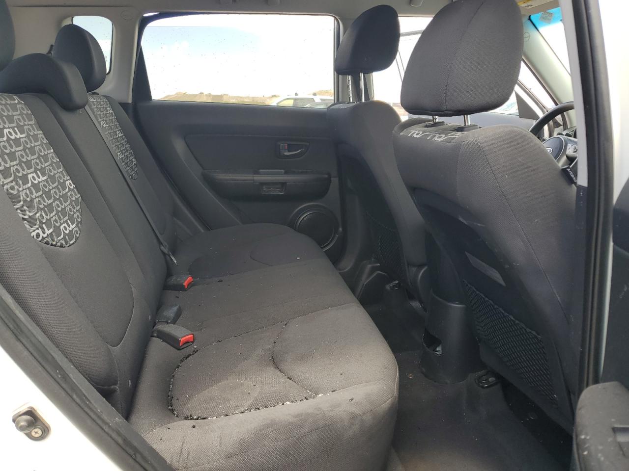 KNDJT2A27B7265161 2011 Kia Soul +