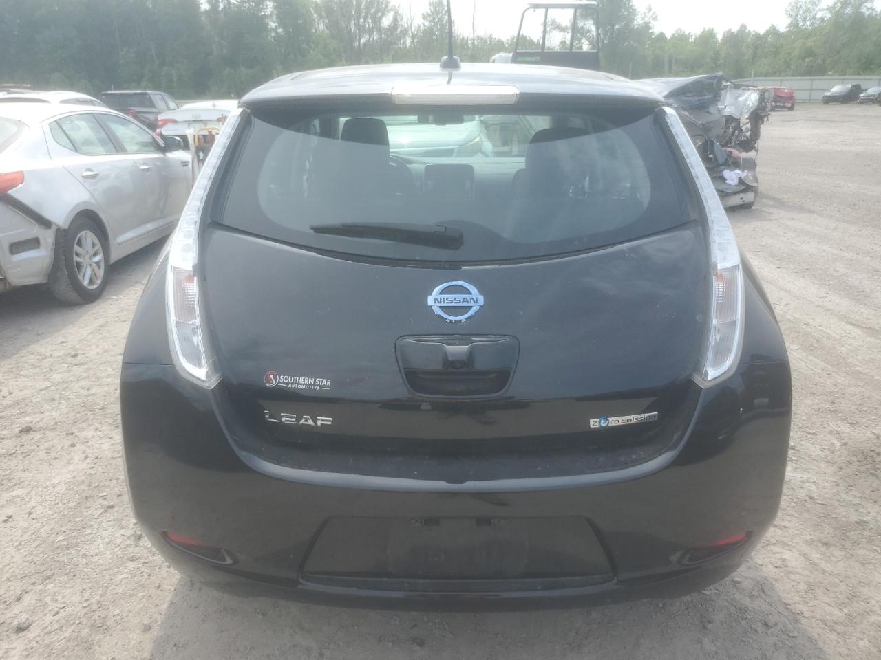 1N4AZ0CP0FC319821 2015 Nissan Leaf S