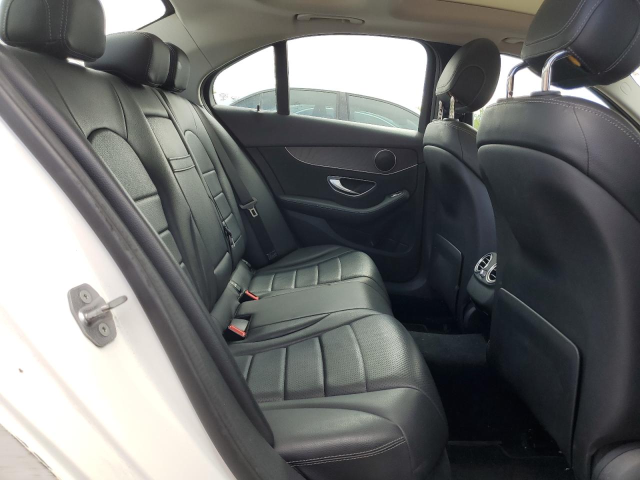 55SWF4KB0HU185600 2017 Mercedes-Benz C 300 4Matic