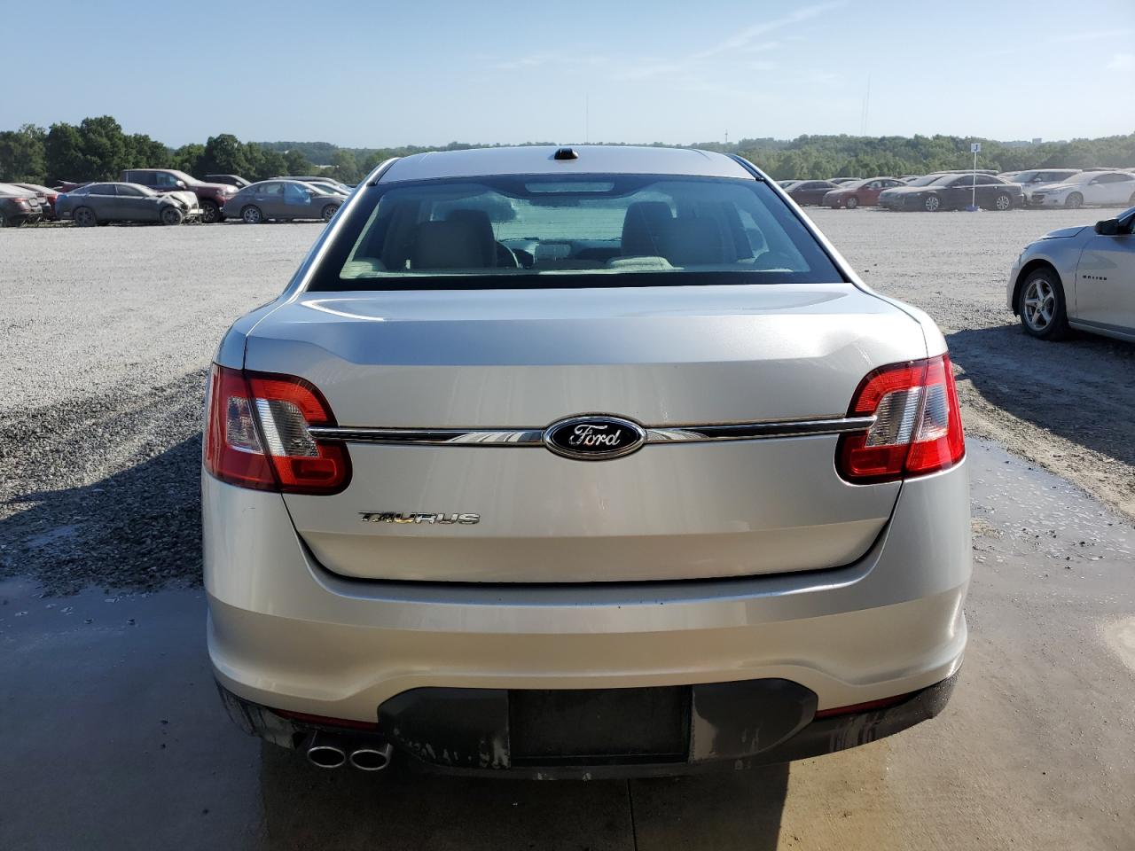 1FAHP2DW1AG121255 2010 Ford Taurus Se