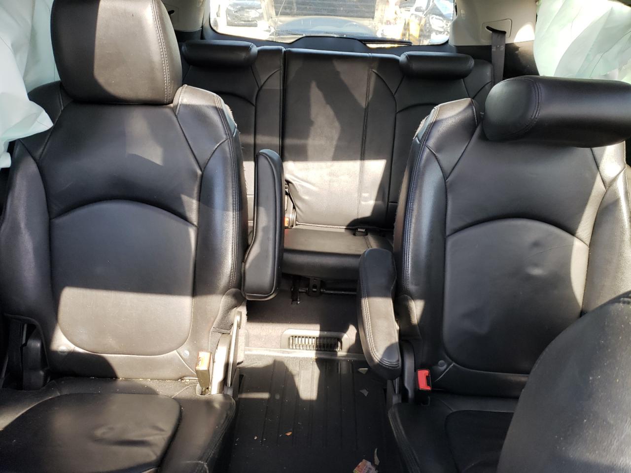 1GNKVJED6BJ411788 2011 Chevrolet Traverse Lt