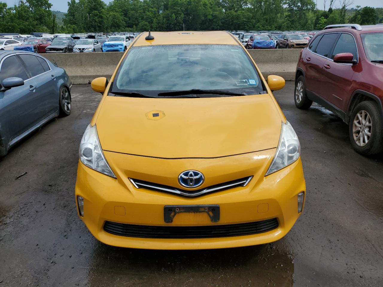 JTDZN3EU0EJ010194 2014 Toyota Prius V