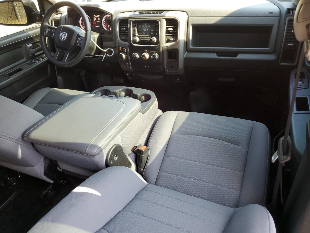 2019 Ram 1500 Classic Tradesman vin: 3C6RR7KT4KG729752