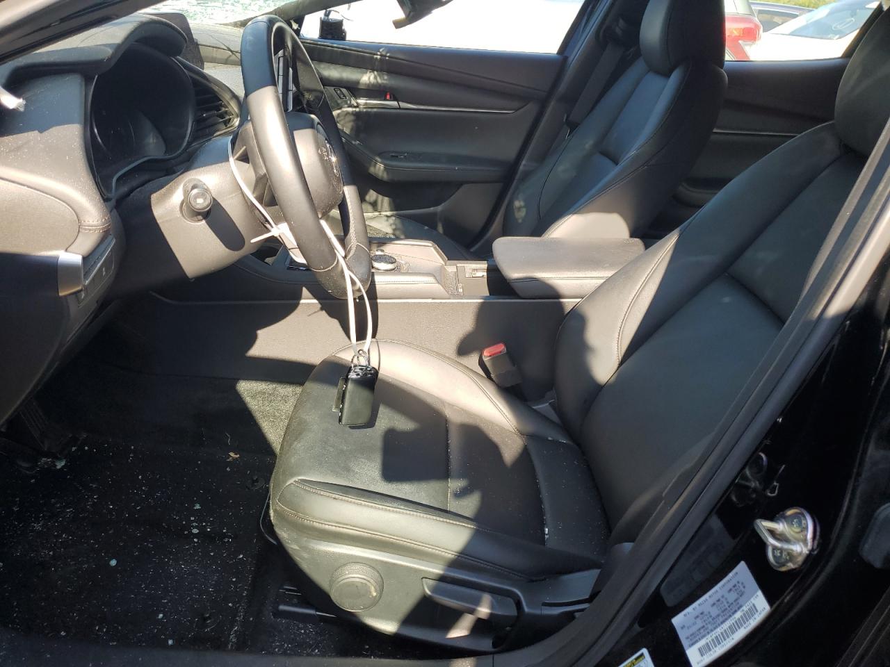 JM1BPAKLXN1512996 2022 Mazda 3 Select