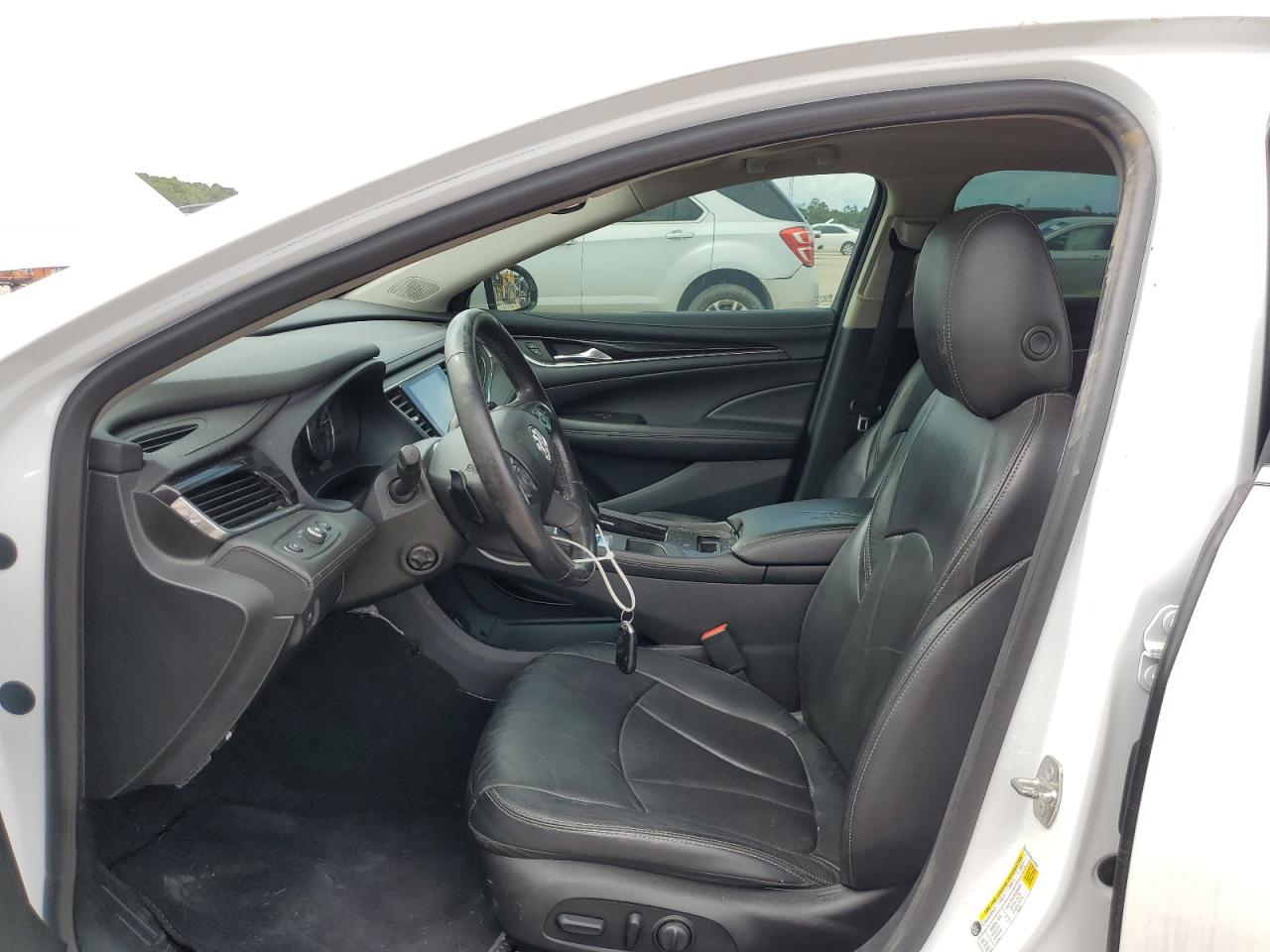 1G4ZP5SZ0JU128367 2018 Buick Lacrosse Essence