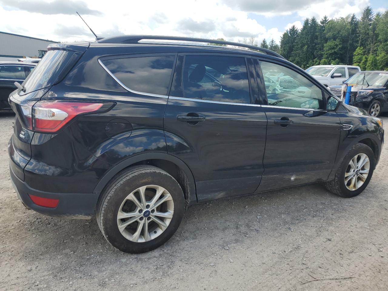 1FMCU9GD8JUC56603 2018 Ford Escape Se