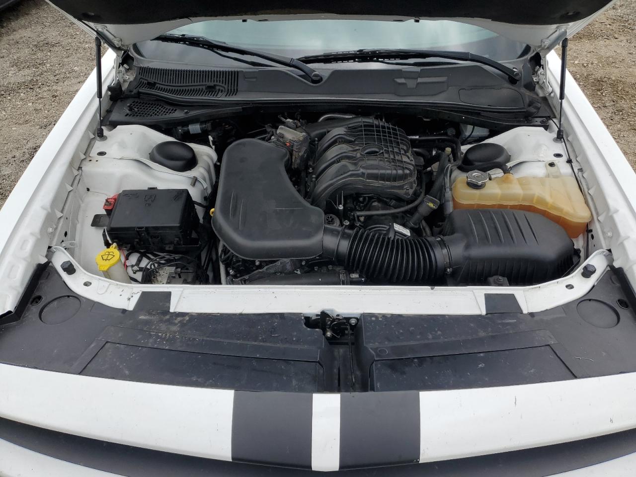 2C3CDZAG4GH345737 2016 Dodge Challenger Sxt