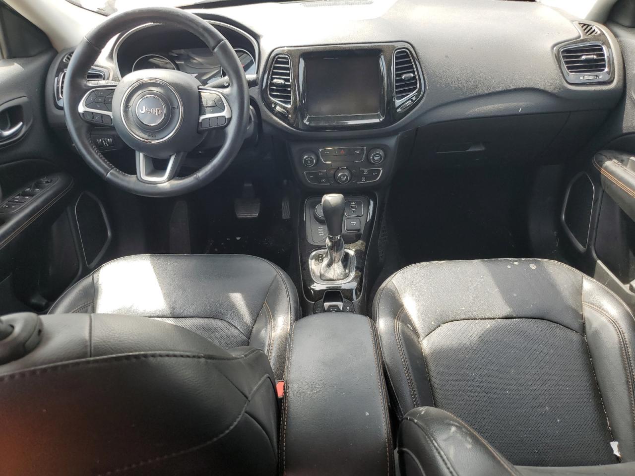 3C4NJDCB5KT854219 2019 Jeep Compass Limited