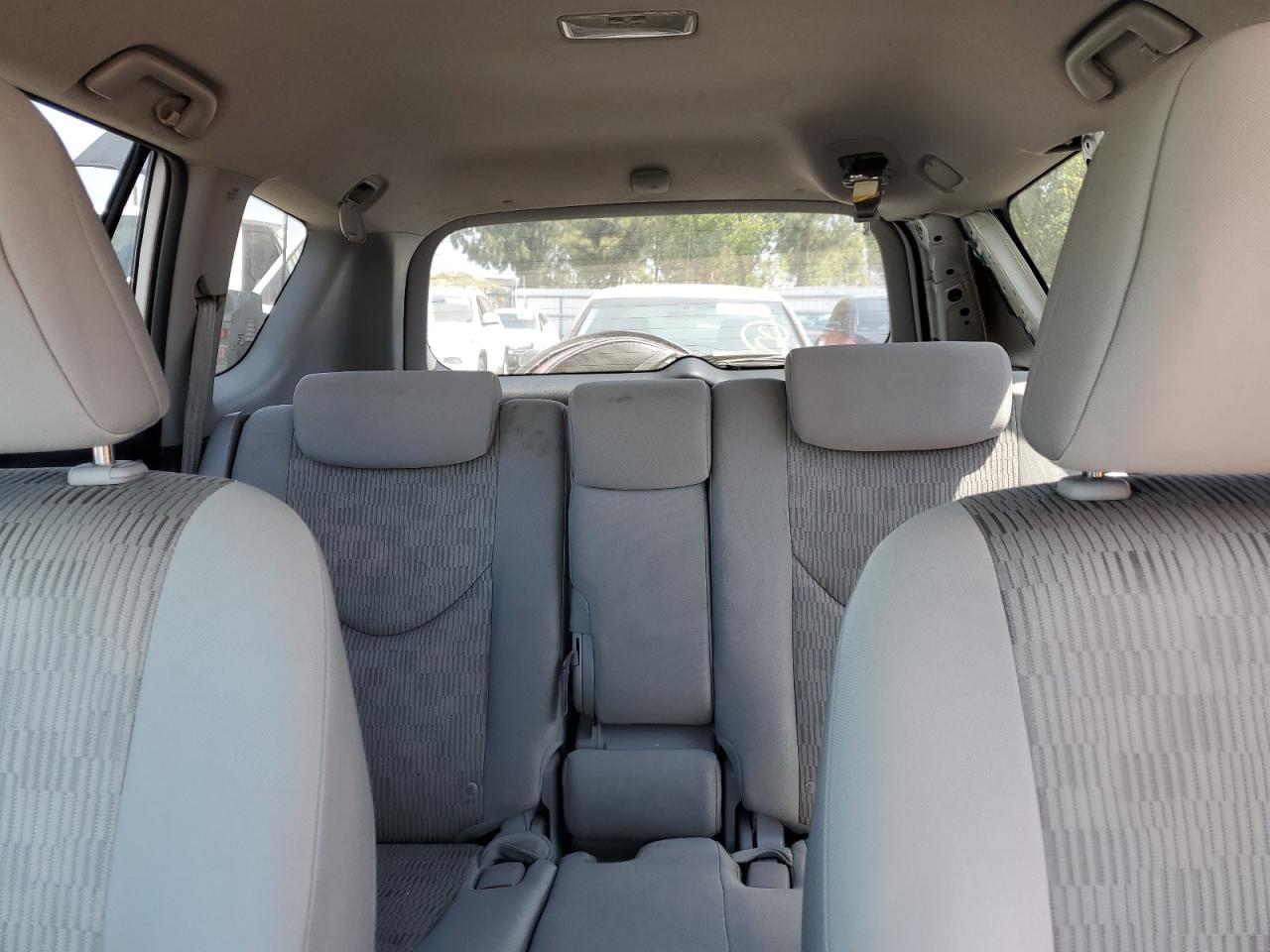 2T3ZF4DV3BW068326 2011 Toyota Rav4