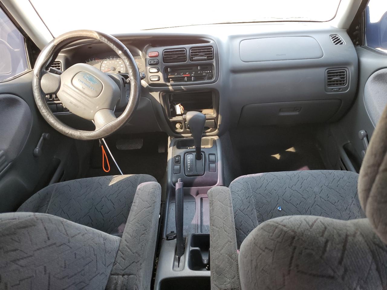 2CNBE13C7Y6938677 2000 Chevrolet Tracker