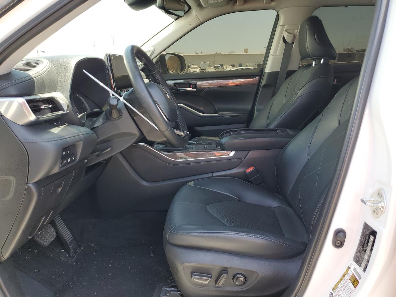 5TDFZRAH4NS127153 2022 Toyota Highlander Platinum