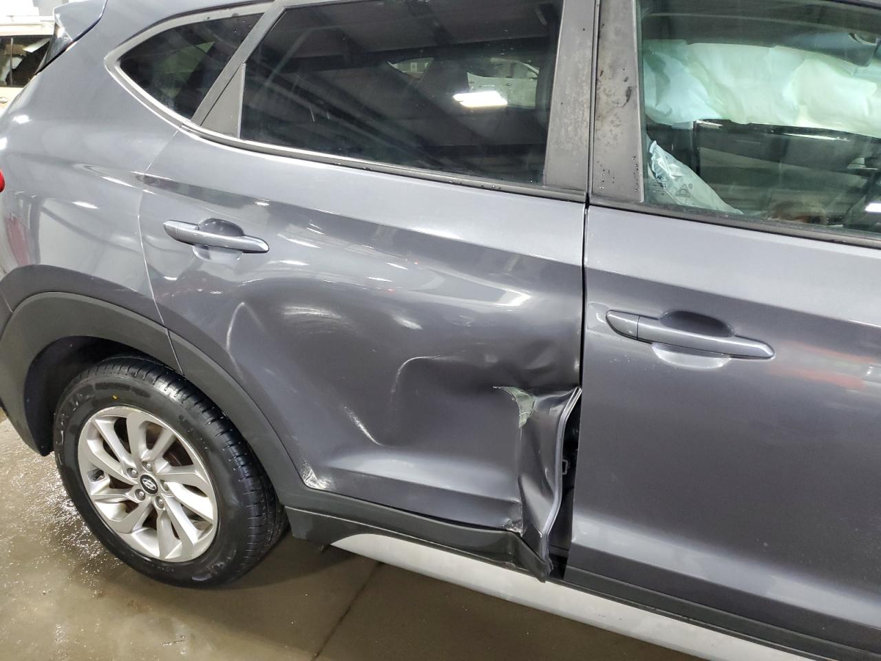 KM8J3CA42JU741061 2018 Hyundai Tucson Sel