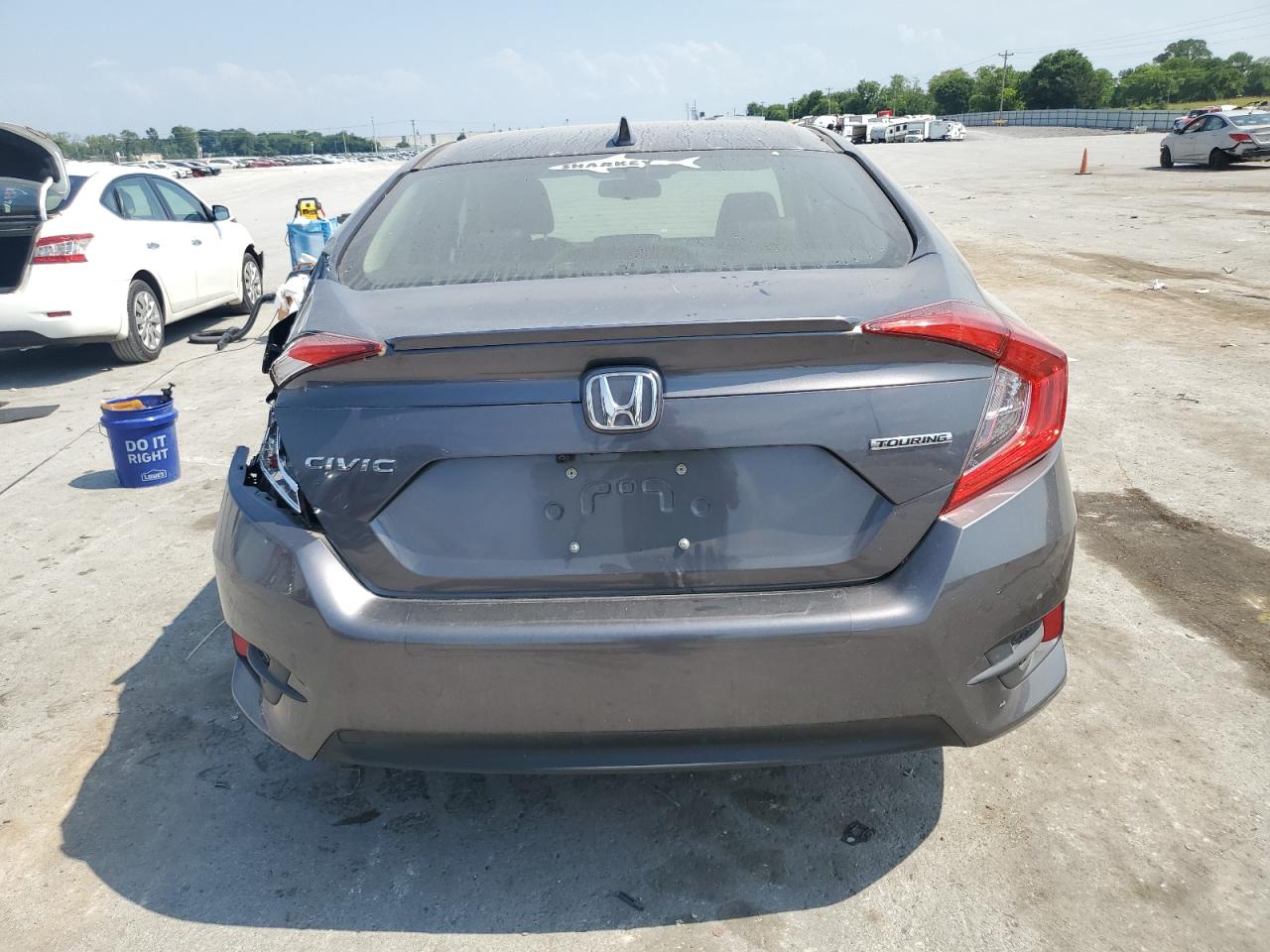 2018 Honda Civic Touring vin: JHMFC1F95JX002041