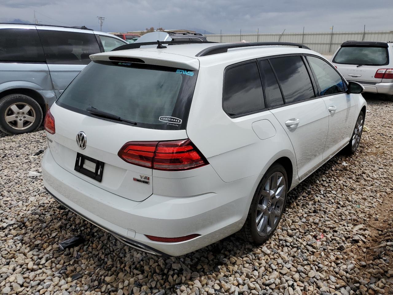 2018 Volkswagen Golf Sportwagen S vin: 3VW217AU0JM765639