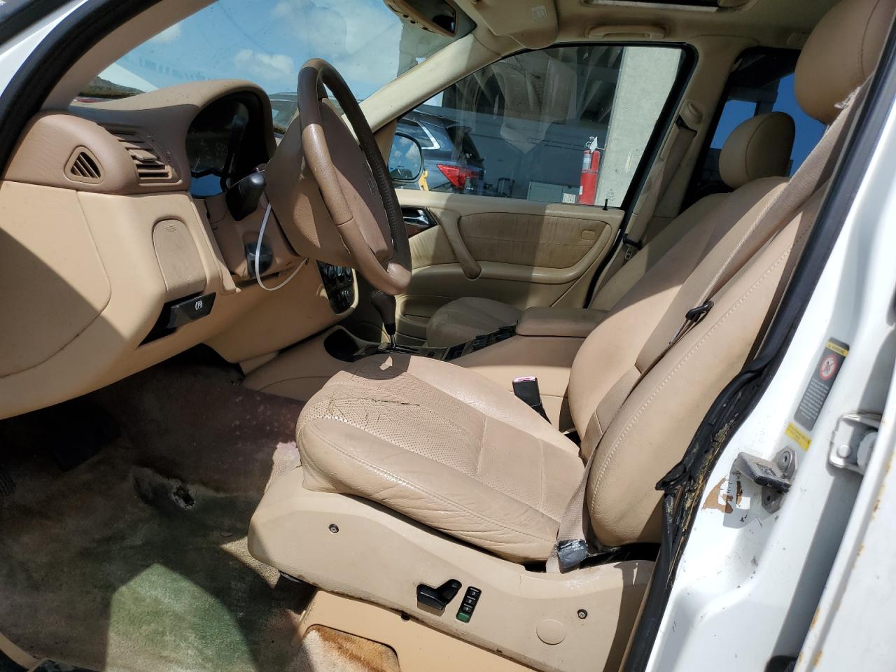 4JGAB54EXYA209331 2000 Mercedes-Benz Ml 320