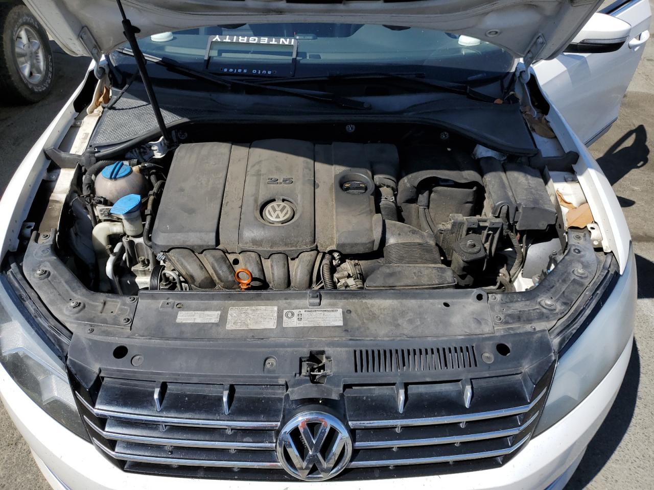 1VWCP7A34DC135980 2013 Volkswagen Passat Sel