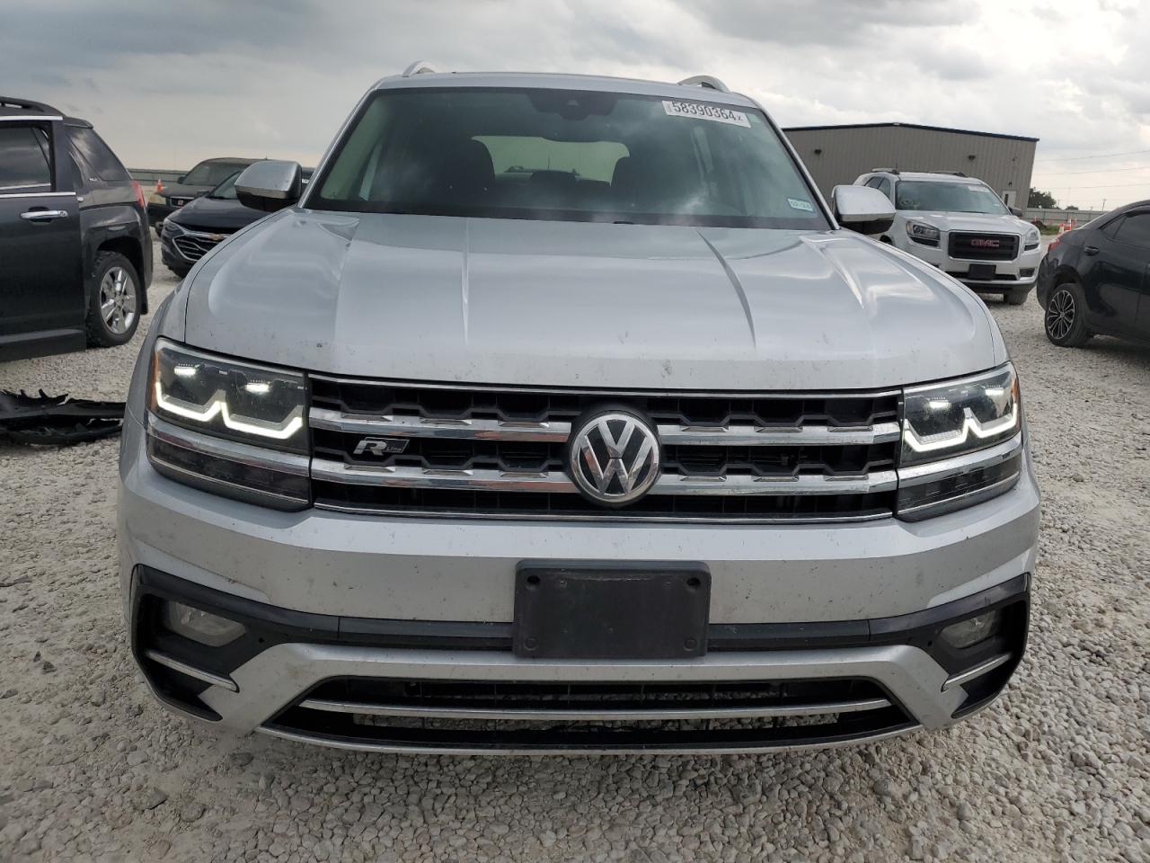 1V2XR2CAXKC607916 2019 Volkswagen Atlas Se