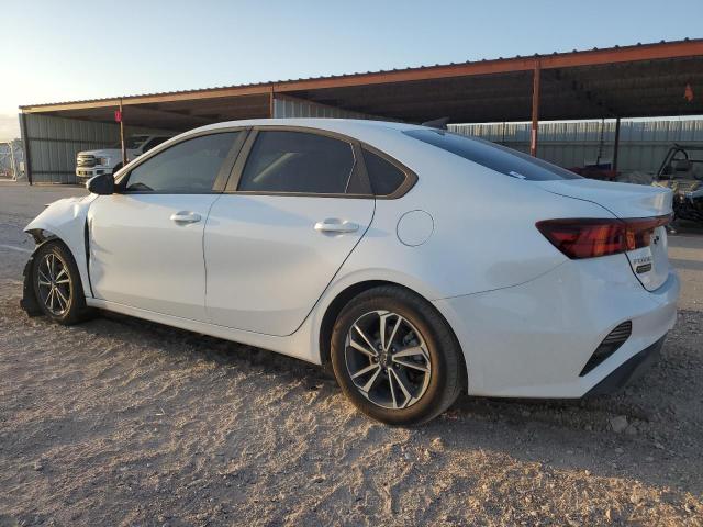 3KPF24AD9PE669253 Kia Forte LX 2