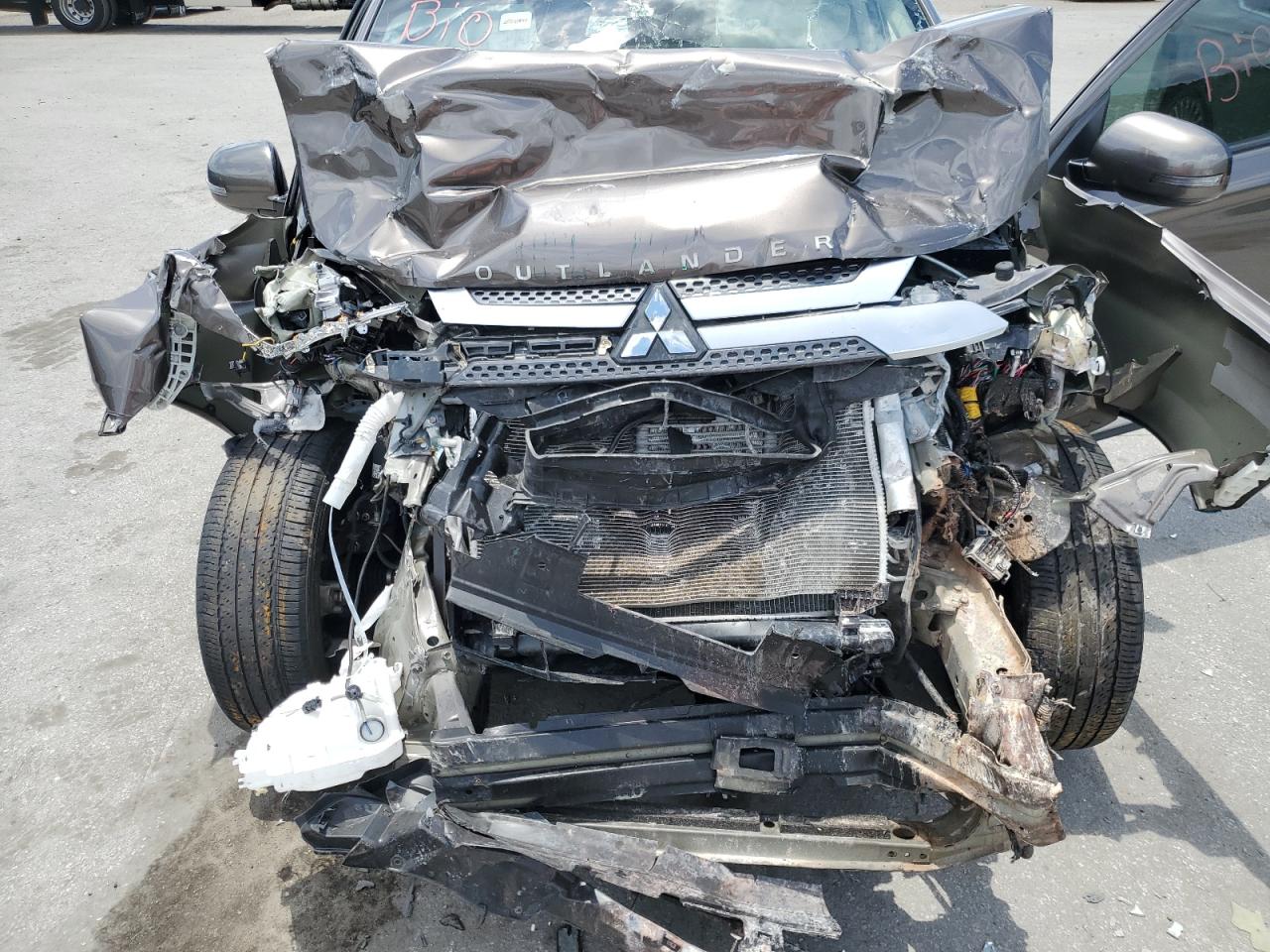 JA4AD3A38LZ009560 2020 Mitsubishi Outlander Se