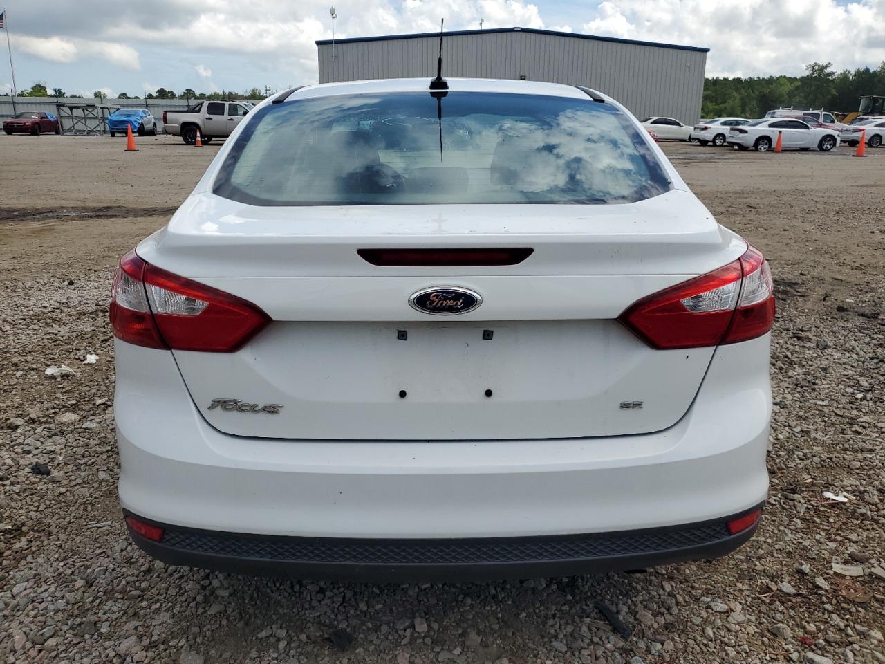 2014 Ford Focus Se vin: 1FADP3F27EL147757