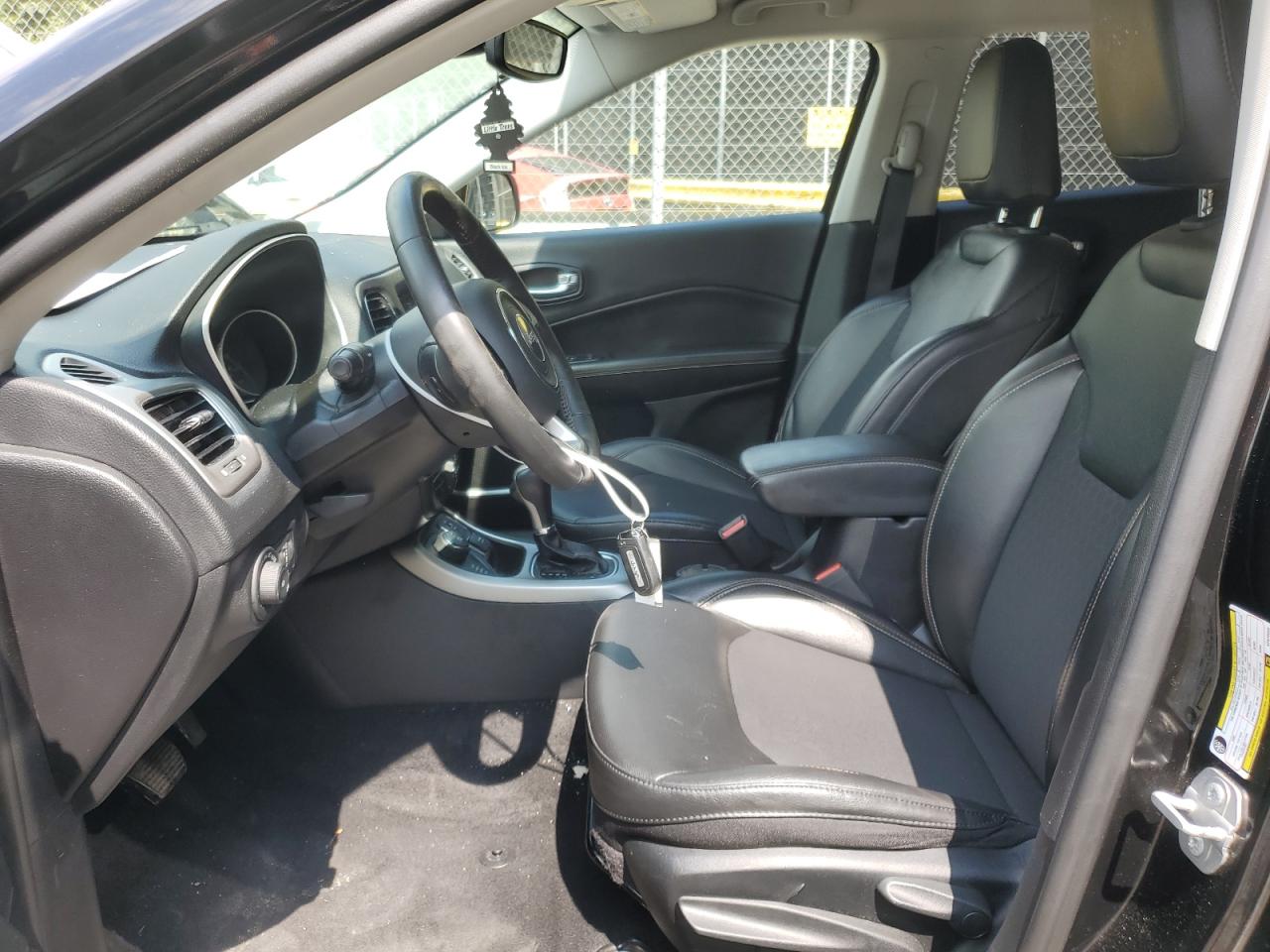 3C4NJDBB4KT670049 2019 Jeep Compass Latitude