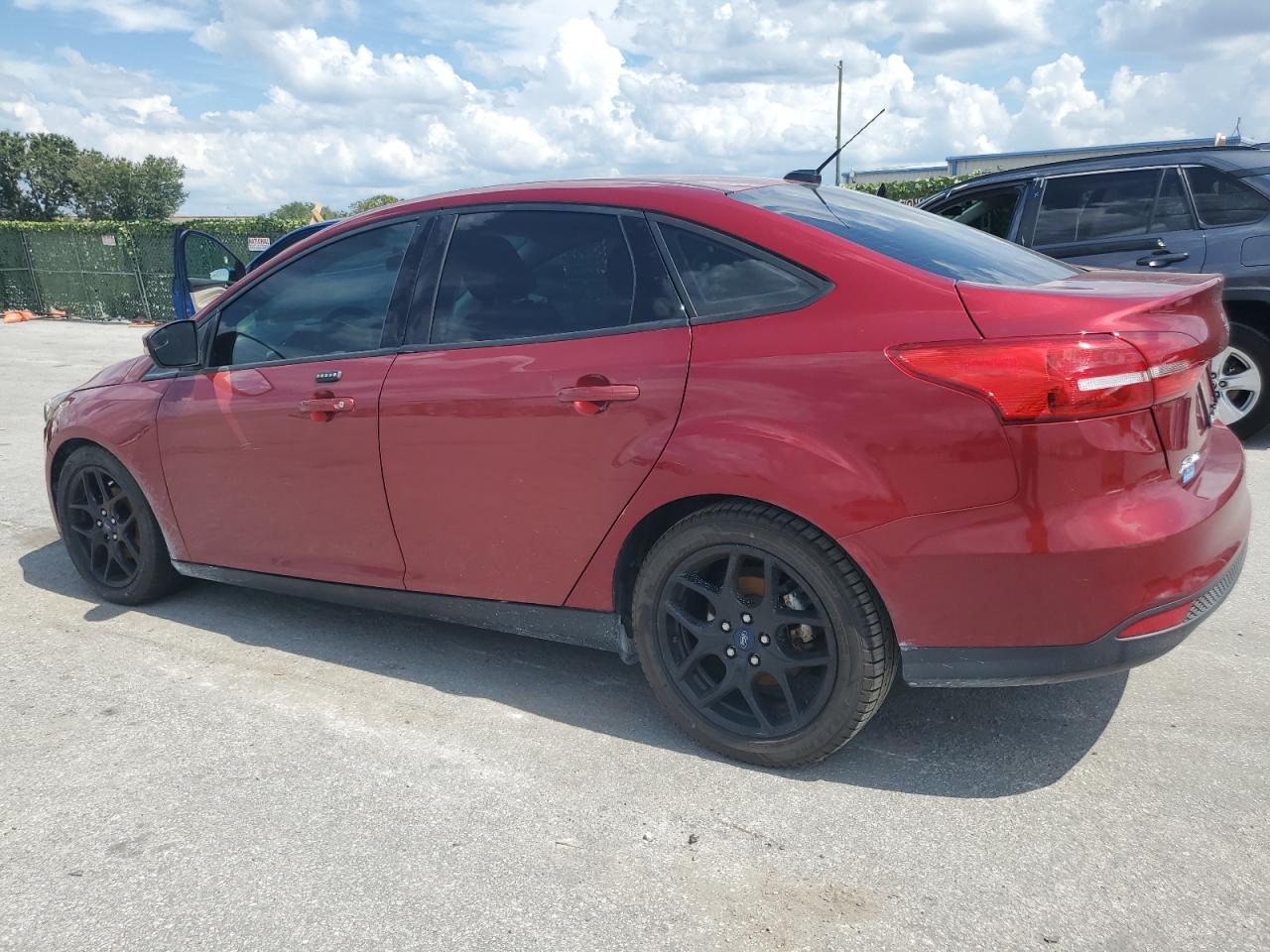 2016 Ford Focus Se vin: 1FADP3FE7GL377070