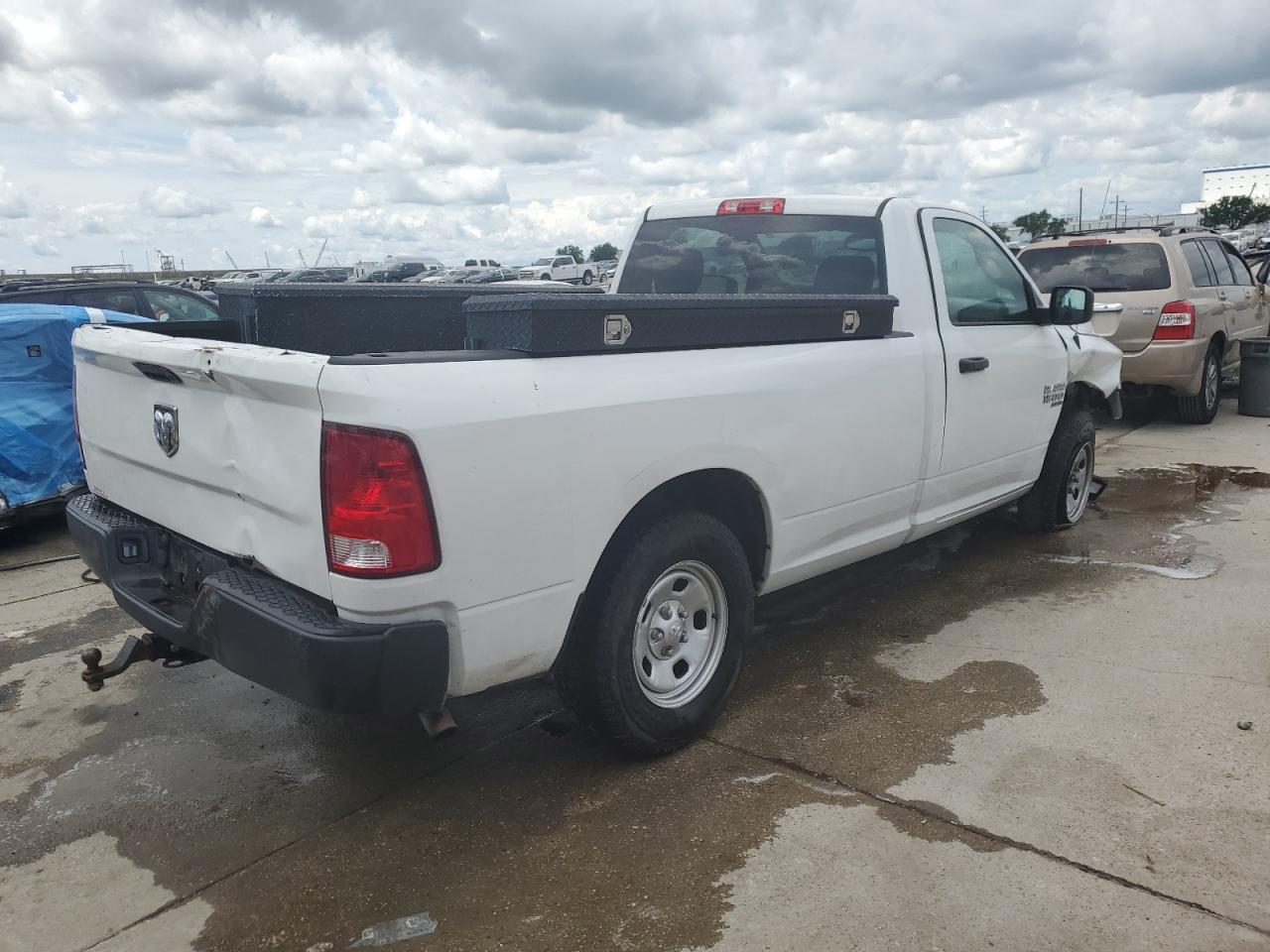 2019 Ram 1500 Classic Tradesman vin: 3C6JR6DG4KG511737