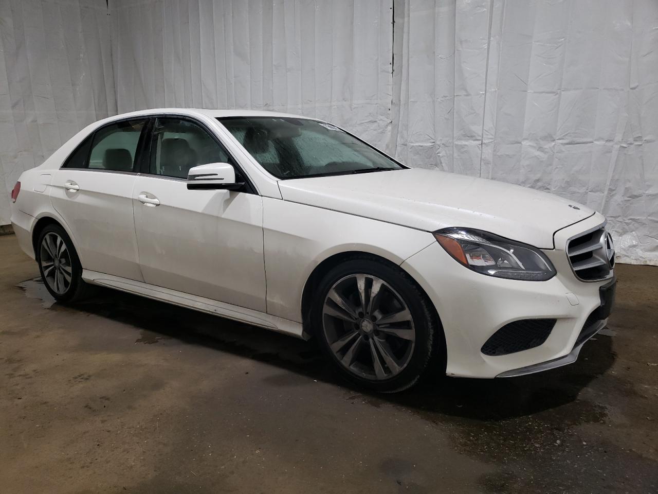 2015 Mercedes-Benz E 350 4Matic vin: WDDHF8JB8FB165538