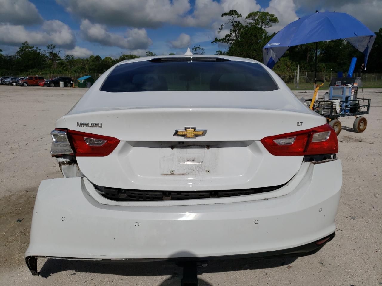 1G1ZD5ST8JF284744 2018 Chevrolet Malibu Lt
