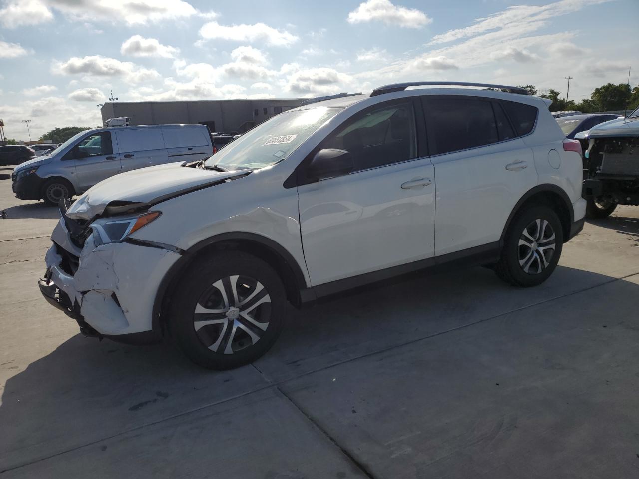 JTMZFREV8HJ712843 2017 Toyota Rav4 Le