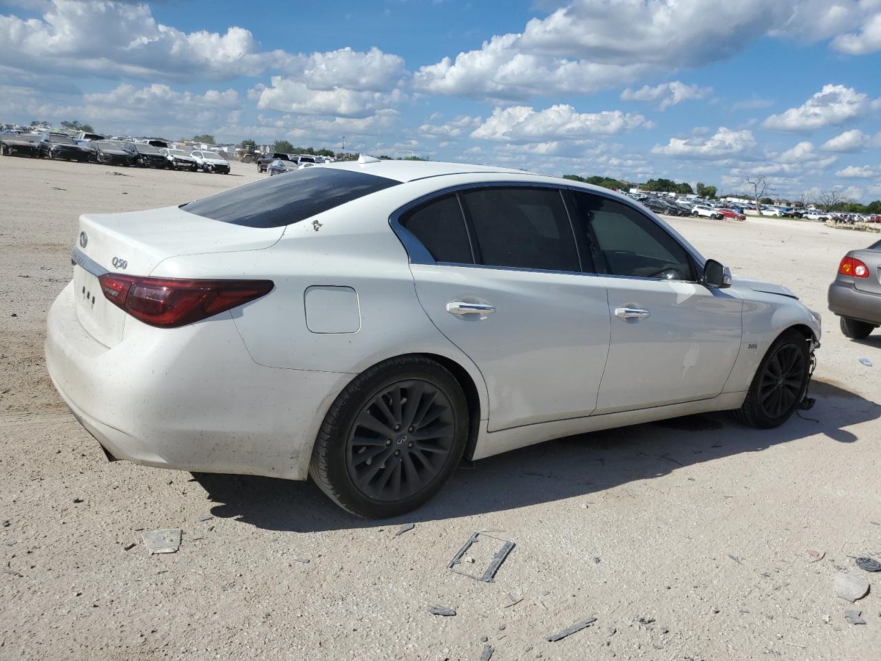 2018 Infiniti Q50 Luxe vin: JN1EV7AP1JM590301